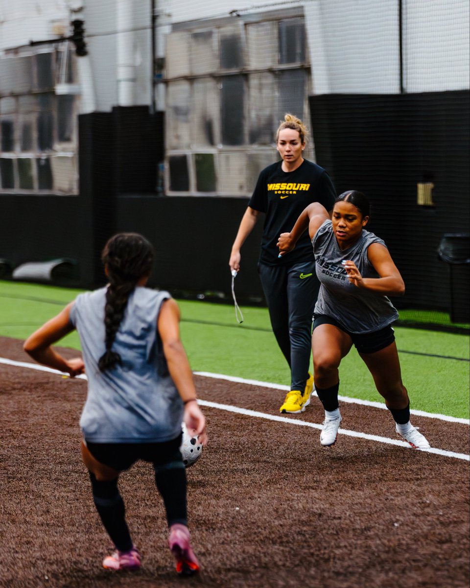 MizzouSoccer's tweet photo. Putting in that offseason work 💪

#MIZ 🐯 https://t.co/B7QTmUVtr7