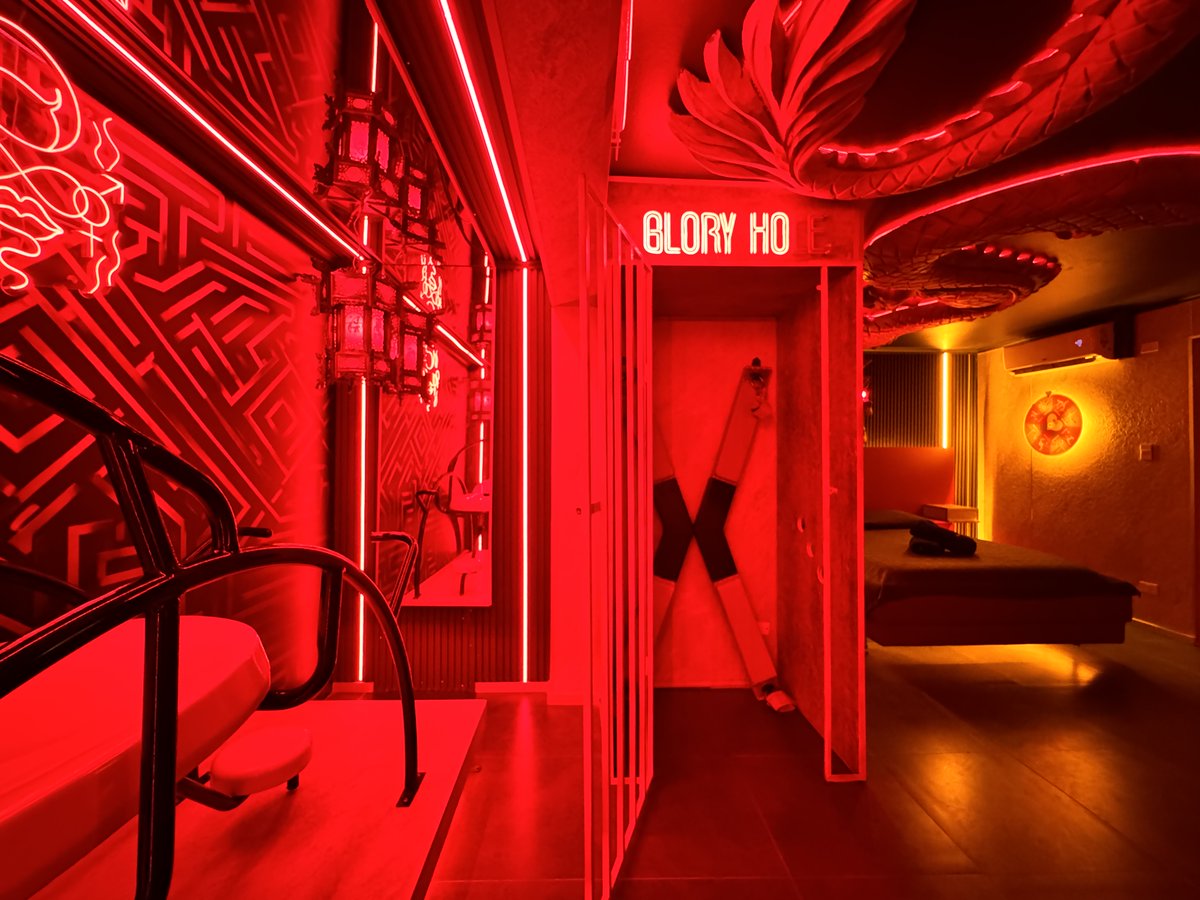 ¿Te ascendieron? Ven a celebrar a #YANG
¿Te vas de vacaciones? Ven a celebrar a #YANG
¿Tuviste un buen día? Ven a celebrar a #YANG

En resumen... Ven a celebrar a #YANG, la nueva y renovada habitación del Hotel 777.

Conoce todos los detalles en hotel777.cl.