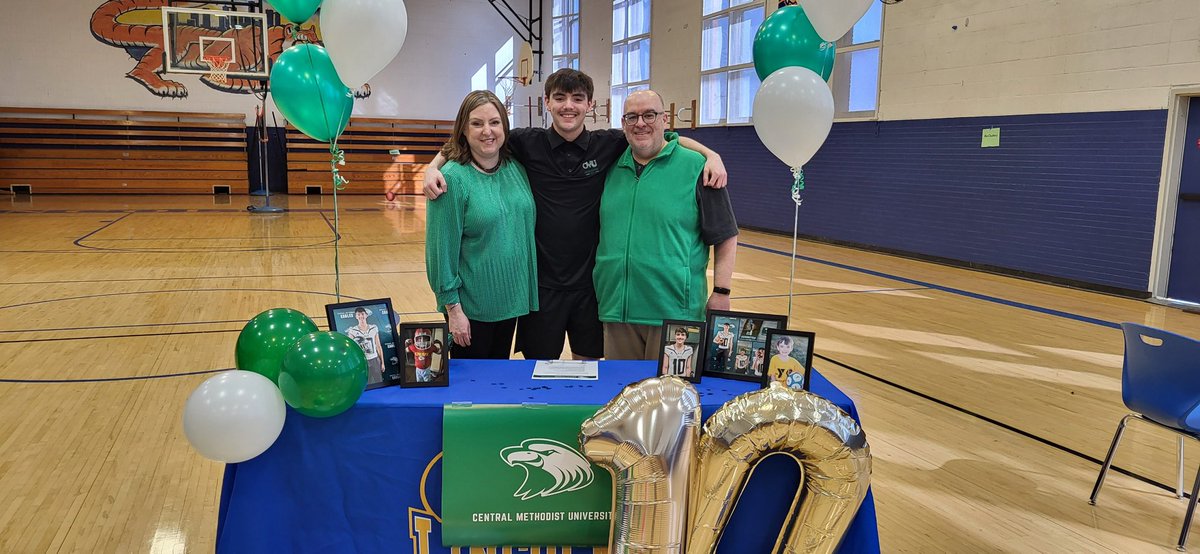 Henry Galus tweet media