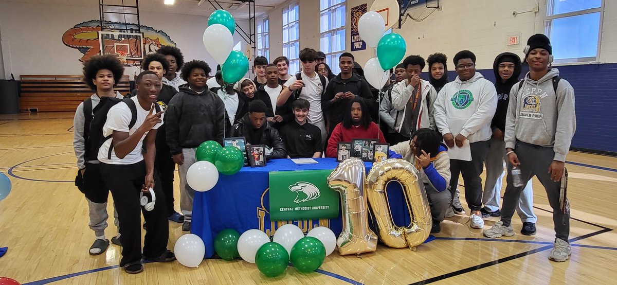 Henry Galus tweet media