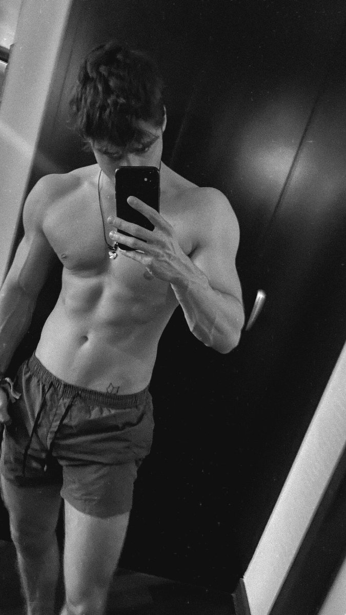 adancastii's tweet photo. Wassup all? #top #gymboy https://t.co/QRgncGO39k