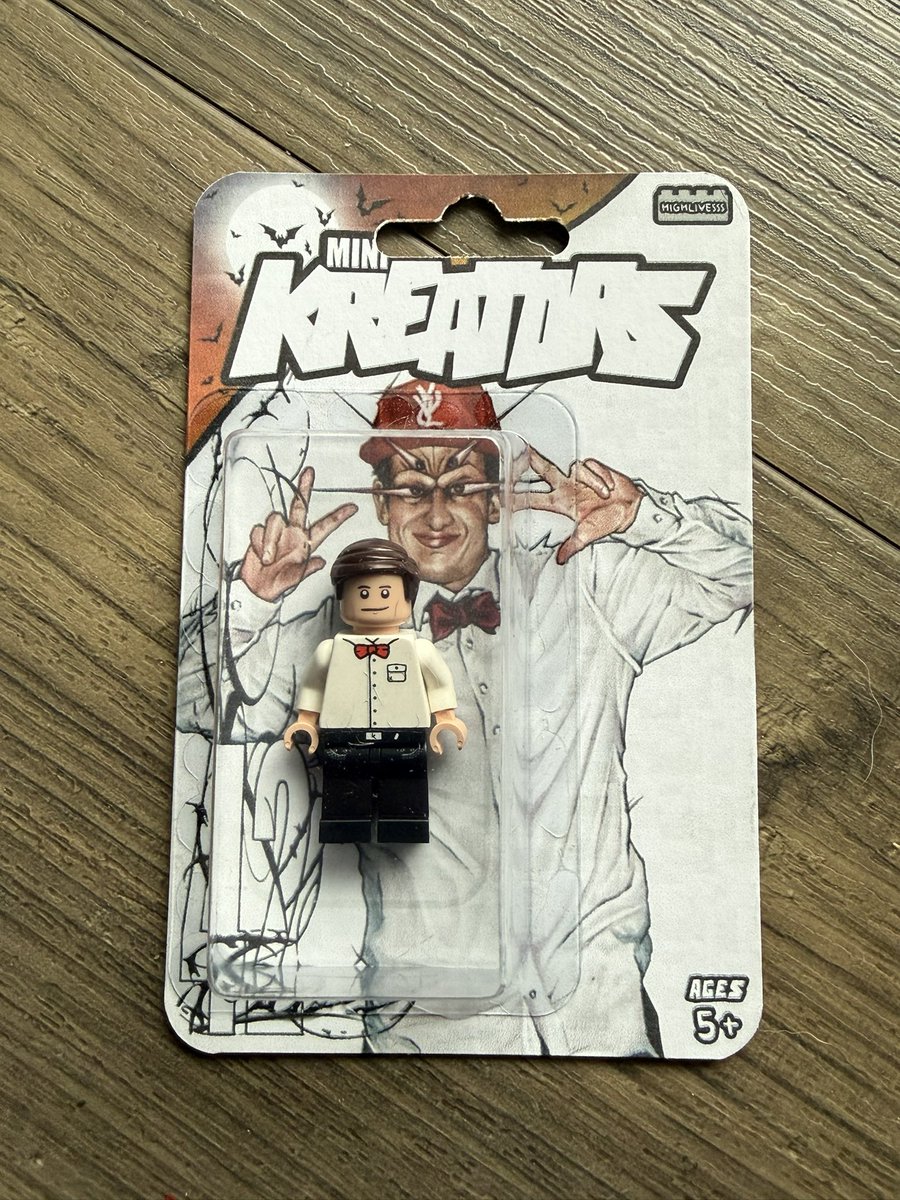 42CEO_'s tweet photo. I’M A LEGO??? THIS IS SICK https://t.co/W2OTwL8gCD