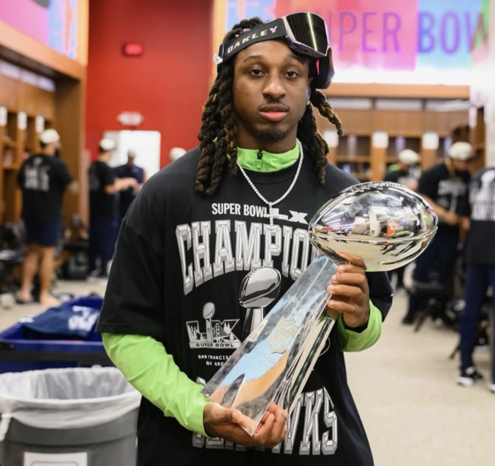 Gateway alum Courtney Jackson with the Super Bowl Trophy!

We love to see it!