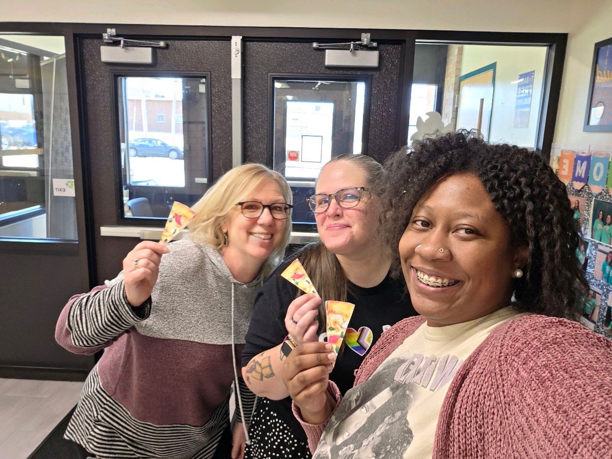 GrantMustangs's tweet photo. National Pizza Day celebrations! Staff had to find their missing piece, and of course pizza for lunch! @kckschools @KCKPSHR @drjoshuasnyder @heathercalvert https://t.co/SxgGyEmyld