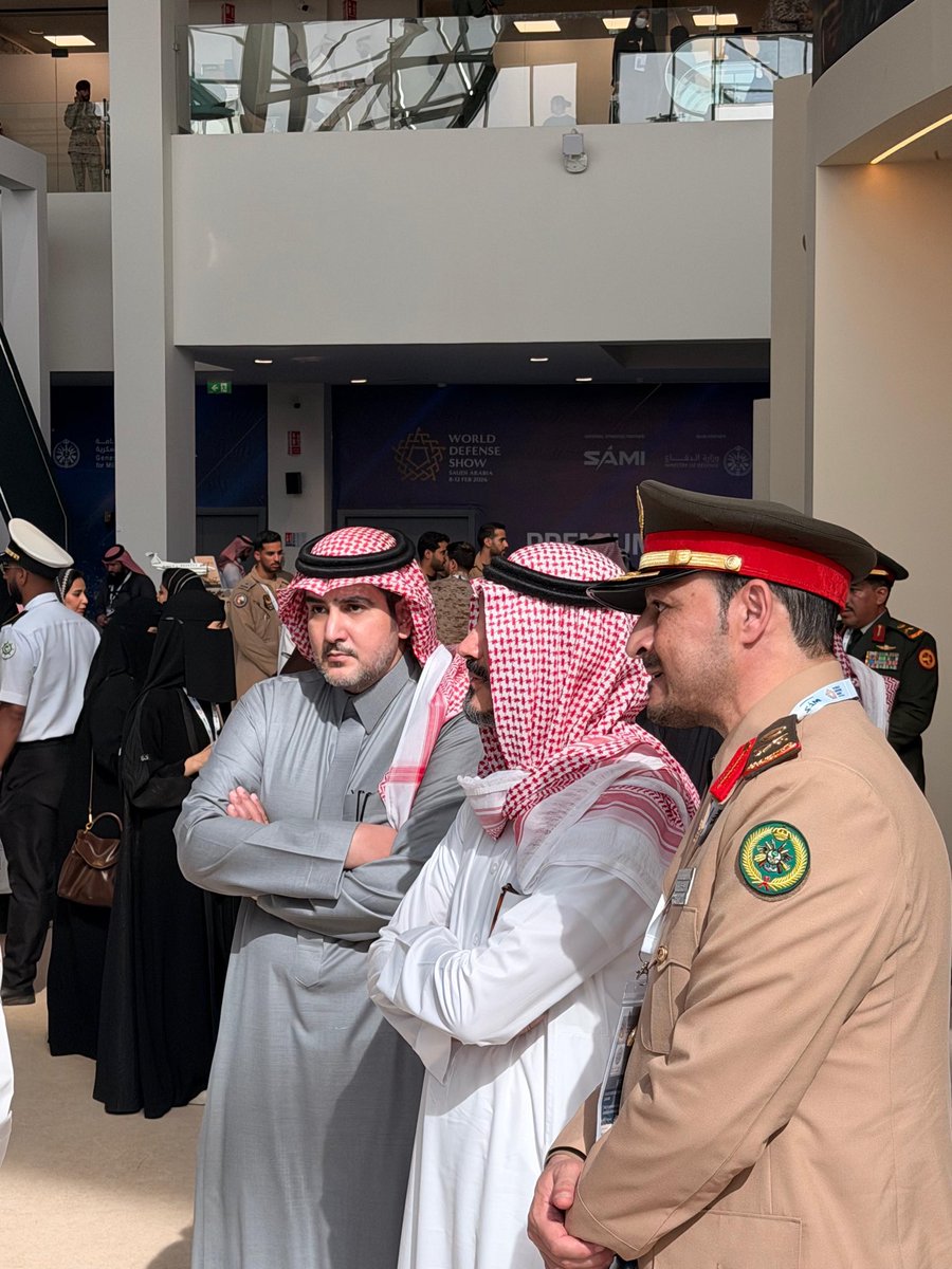 AlabaykanSultan's tweet photo. تشرفت هذا اليوم بزيارة معرض الدفاع العالمي برفقة اخي صاحب السمو الملكي الأمير خالد بن بندر بن سلطان بن عبدالعزيز .
نجاح باهر في نسخته الثالثة بحجم اكبر وتأثير عظيم جمعت اهم الجهات العالمية لتعزيز قطاع صناعة الدفاع والأمن على المستوى العالمي، وسعي المعرض لتحقيق مستهدفات رؤية سمو سيدي ولي العهد - حفظه الله ورعاه- 2030 الرامية لتوطين ما يزيد عن 50% من الإنفاق الحكومي على المعدات والخدمات العسكرية. 
كل الشكر والتقدير لصاحب السمو الملكي الامير خالد بن سلمان وزير الدفاع حفظه الله وللقائمين على هذا المعرض على حفاوة الاستقبال ممثله في الاخ فهد السالم والشكر موصول للأخ العزيز المهندس عزام الحقباني ( مدير شركة BAY SYSTEMS )