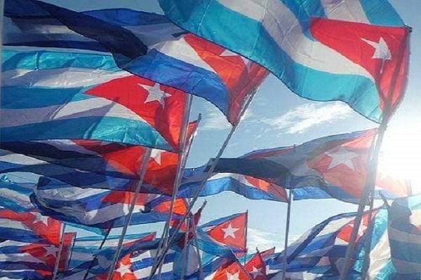 «Nos acompaña la convicción más profunda de que las ideas pueden más que las armas, por sofisticadas y poderosas que estas sean. Digamos como el Che cuando se despidió de nosotros: ¡Hasta la Victoria Siempre!»

#100AñosConFidel #CubaVencerá