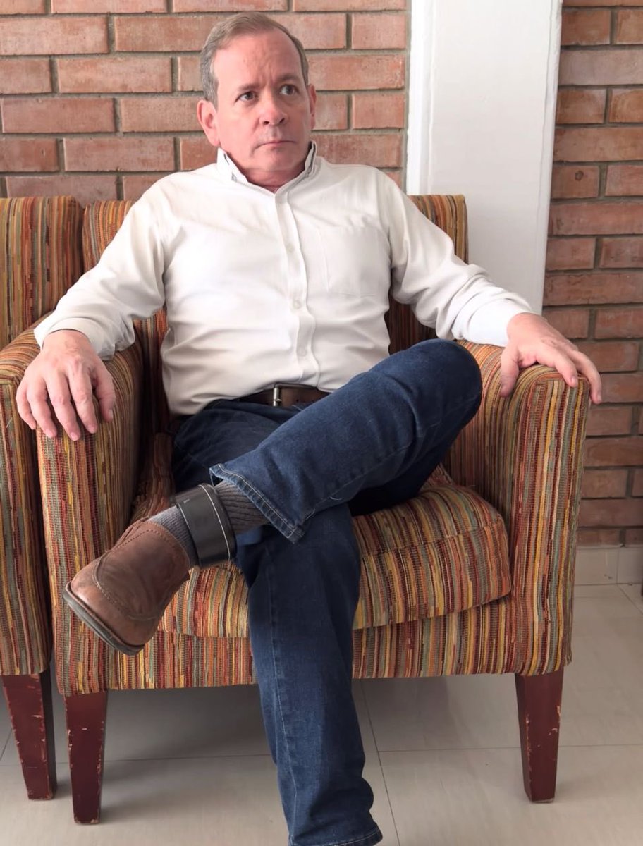 Nunca derrotado. 

Valiente, <a href="/JuanPGuanipa/">Juan Pablo Guanipa</a>.