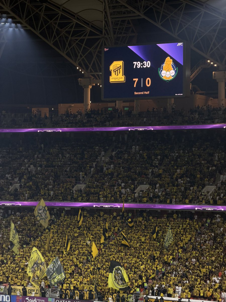 احنا ما نتنفس هواء .. احنا نتنفس اتحااااااد 💛🖤