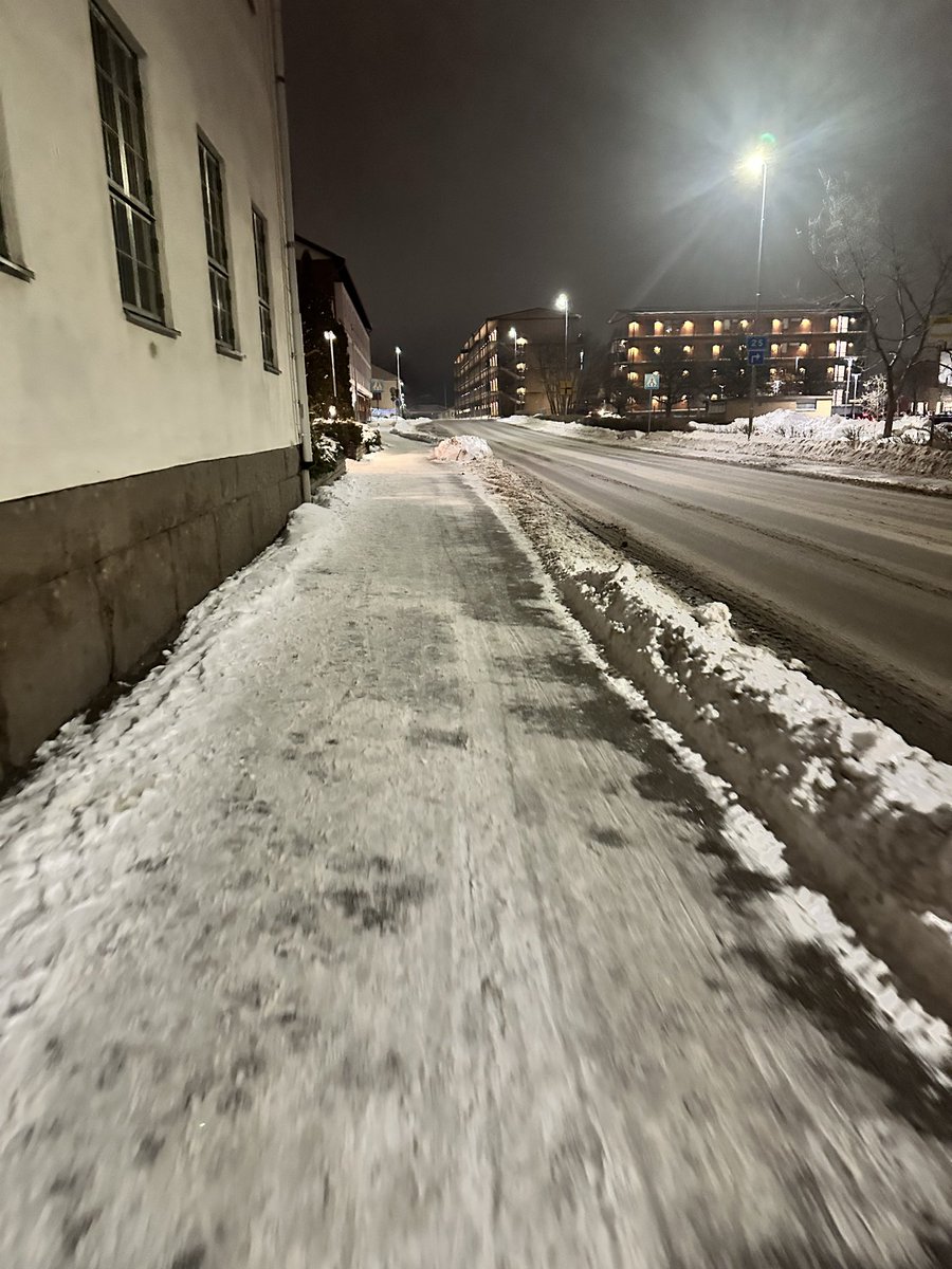 Ibland blir möten längre än planerat, men ska vi i höst få till lösningar på Nybros utmaningar så krävs noggranna planer och visioner.