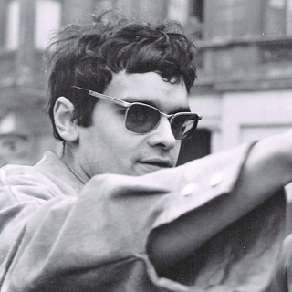 Serpotkine1's tweet photo. I'll start this account by sharing my latest collection

A collection of Harun Farocki's filmography (1966-2020)

50.68 GB

70 films including 30 shorts and 15 features

Subs: mainly eng only; spa, fre and pt-br whenever found https://t.co/19uqJnNMRP