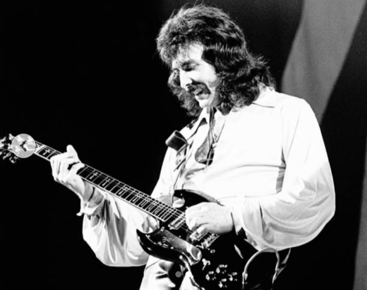 Tony Iommi ✌️🙌- 1978. Courtesy of B. Sabbath. #guitarist