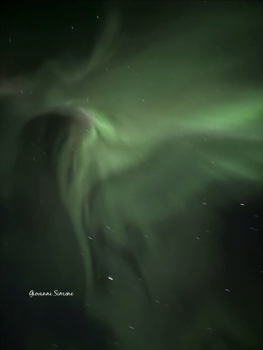 Simone_Gio's tweet photo. Crazy night in Fairbanks ( Pedro Dome ) Alaska , when the lights appeared the air temp was -36°C , windchill -46°C ! @Vincent_Ledvina @NorthernSkies5 @MurphTWN @theauroraguy @weathernetwork @WxOntario1  @JimCantore @StormhunterTWN @gtaweather1 @NWSSWPC @stormwx1 @CAlexMasse https://t.co/QgKbGmDXDO