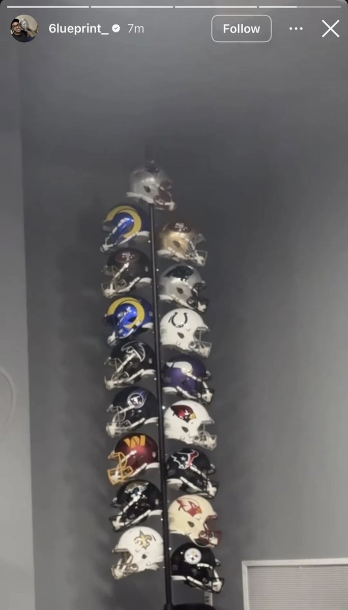 Via Kenny McIntosh’s instagram:

The helmet totem is complete 🔥🔥