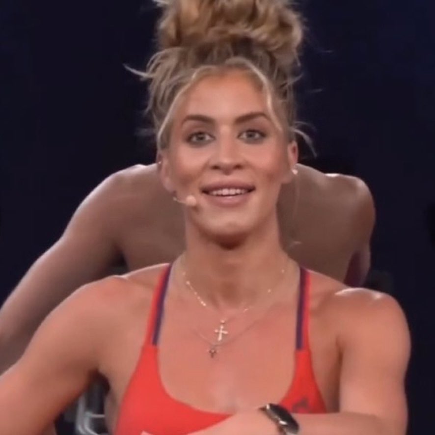 itznotjay's tweet image. Brandy really is the blueprint because you can’t tell me this don’t sound like one of her scraps