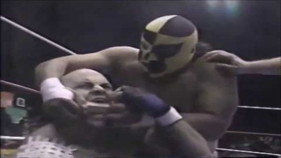 LuchaCentralCom's tweet photo. #VIDEO 📸

Match of the Day: Psicosis, Pierroth Jr. &amp; Cibernetico 🆚 Konnan, Heavy Metal &amp; Super Calo (1996). 🇲🇽

➡️ https://t.co/lKmybZsf4h

#LuchaCentral #LuchaLibreAAA #AAA #LuchaLibre #ProWrestling #プロレス 🤼‍♂️  

➡️ https://t.co/wiyl0dSl9p 🌐 https://t.co/93voQS6JH3