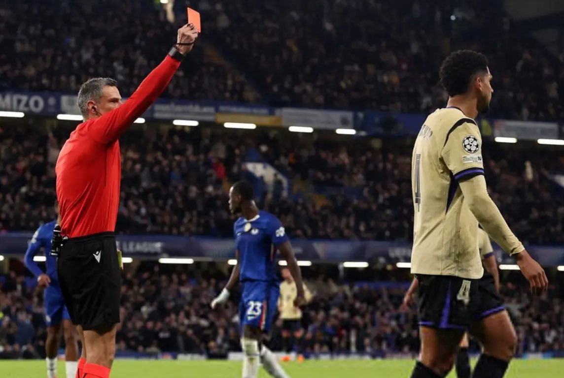 ReshadRahman's tweet photo. ❤️‍🩹 Araujo: “Took a pause because of my red card vs Chelsea? No, it was due to a bunch of many things. I wasn't feeling well for a long time, maybe more than a year and a half that I didn't feel well.”

“Not only at a sporting level, but also on a family and personal level. I wasn't feeling it and that moment was when I clicked and said: something is happening, I need to raise my hand and ask for help.”

“I am one of those who keep everything to myself, but you also have to understand that there are professionals who can help you” #FCB.