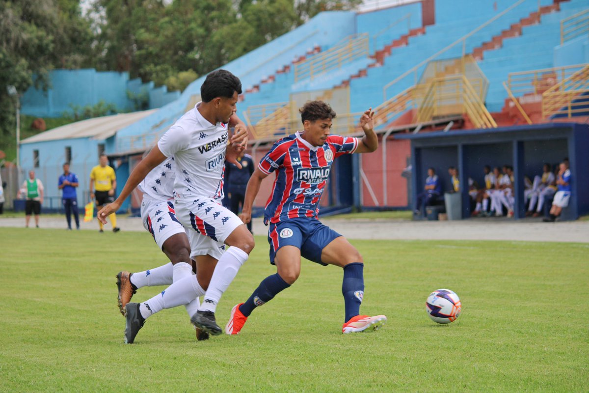 GSaocarlense's tweet photo. Invencibilidade mantida!
Jogando nesta terça-feira, 10/2, pela 3a rodada do Paulistão A4 Rivalo, o Grêmio São-Carlense enfrentou o Ecus, fora de casa e empatou em 1-1 com o zagueiro David.

O Grêmio mantém a invencibilidade com 7 pontos em 3 partidas. https://t.co/tKWQHqAcGA