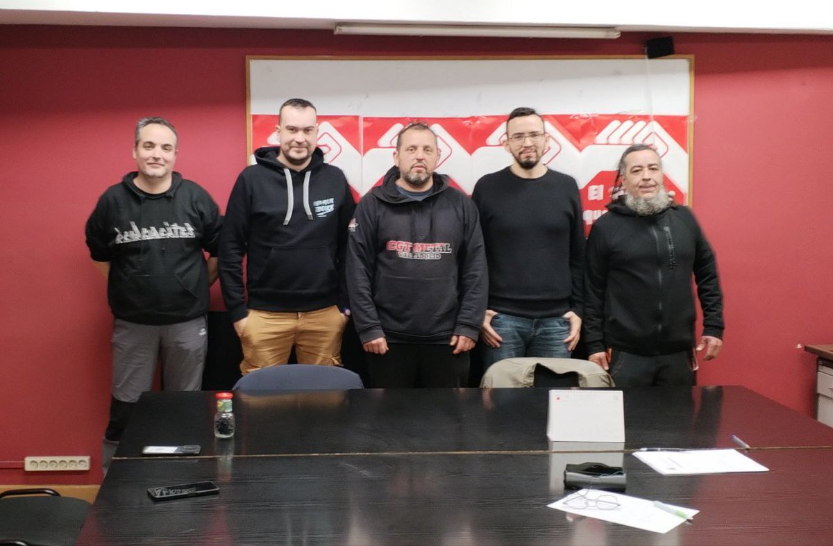 Muchas gracias a CGT Metal Valladolid por la reunión. Hemos analizado la situación de los trabajadores del sector del metal y la industria química en Castilla y León. Las condiciones de trabajo y las conductas de represión antisindical son preocupantes. Desde <a href="/Podemos_CyL/">Podemos CyL</a> vamos a