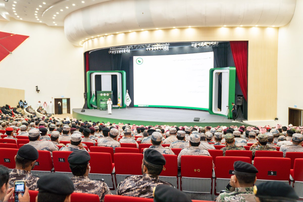 SCIHL_SA's tweet photo. موضوعات متنوعة تسهم في صقل المهارات وتعزيز المعرفة بقواعد القانون الدولي الإنساني، تقدمها دورة "المدخل إلى القانون الدولي الإنساني" للجهات ذات العلاقة في يومها الثاني 

#الإنسان_أولاً_في_السلم_والحرب https://t.co/RX4OBJkpMd