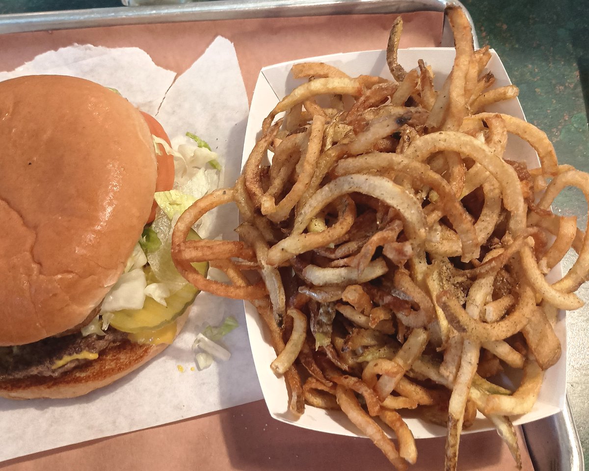 Look at all these Curly Fries! 😍

📍 5 locations in Oklahoma
🐖 Order takeout or delivery: ow.ly/kiHs50XXGiJ