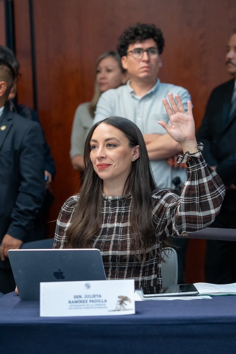 ¡APROBADA en Comisiones la reforma para reducir la jornada laboral de 48 a 40 horas!

Luego de 100 años de no tocar la jornada laboral, hoy el movimiento obrero ha alcanzado una gran victoria.

¡Por el bien de todos, primero las y los trabajadores!