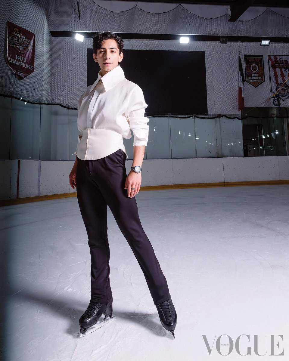 orramos's tweet image. Qué pedo con esta foto de Vogue a Donovan Carrillo.
Caray, hombres mexicanos a los cuales admirar es lo que hace MUCHA falta, este es un de ellos.
Soy muy su fan.