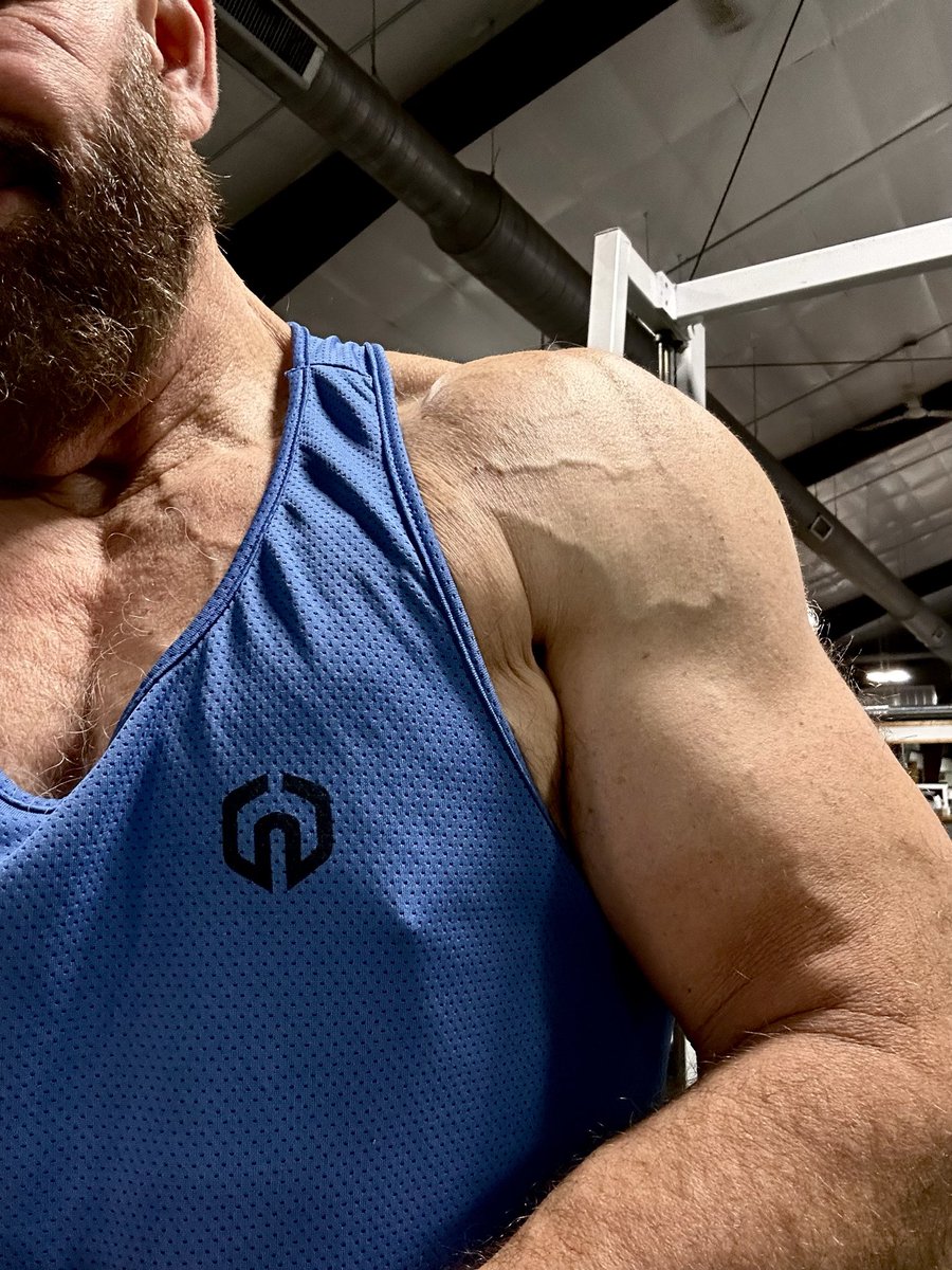 PastorPaulB1's tweet photo. Great upper body session to kick off a new program: chest, shoulders triceps. Feeling the pump! #oldmanfitness #thisis67 https://t.co/Uco8Oz52zZ