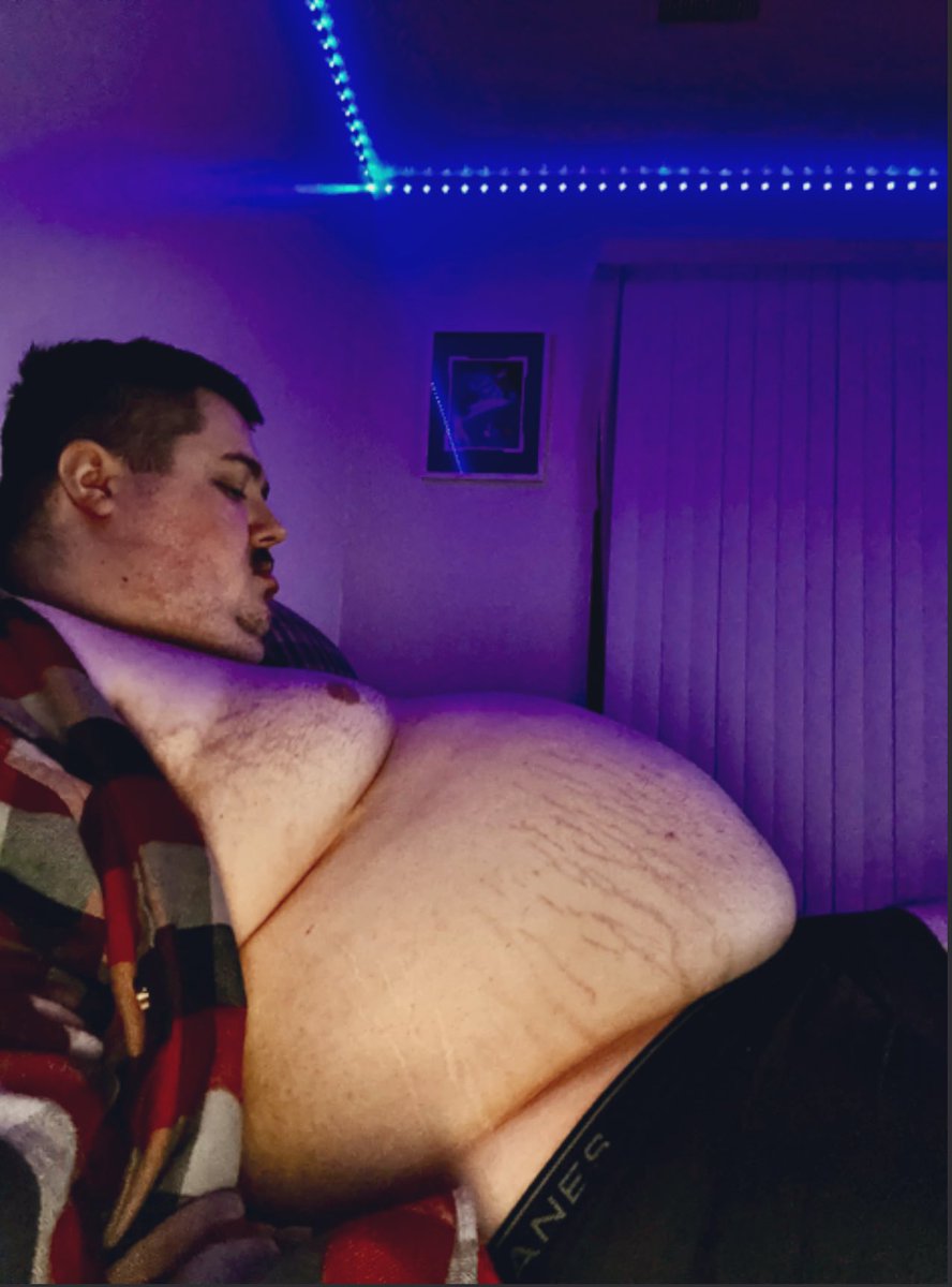 cornfedhog's tweet image. Stuffed to the brim tonight 😮‍💨😮‍💨😮‍💨 so much Thai food &amp;amp; 3 pints of ice cream 🤤