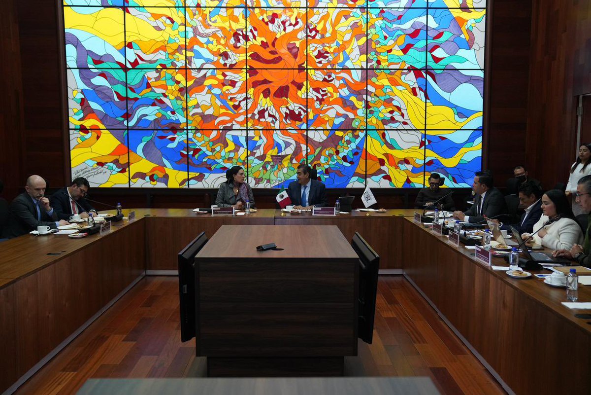 Un gusto recibir esta tarde en el <a href="/INAMI_mx/">INM</a> para una reunión de trabajo a la Secretaria de Turismo, <a href="/josefinarodzam/">Josefina Rodríguez Zamora</a> y equipo , para fortalecer la coordinación entre migración y turismo en beneficio de nuestro país.

Abordamos temas clave como el fortalecimiento en los procesos