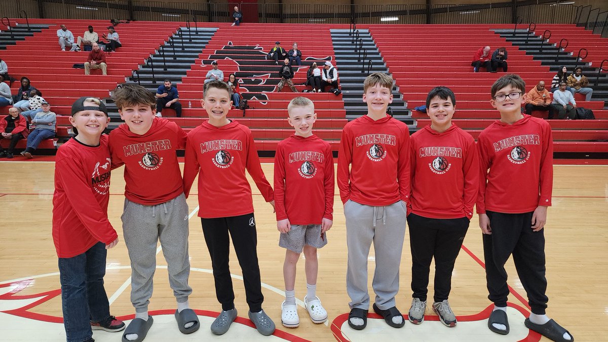 Munster_Sports's tweet photo. Halftime update for Munster Boys Basketball:
Munster 42
Calumet 31
Special thanks to the Munster Basketball Club for joining us tonight!
#futuresprogram #wearemunster #rollstangs https://t.co/V7Vol4YBcS