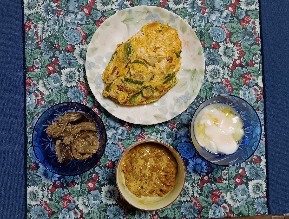 おはようございます。
☔です…

#シゲさーんの台所
作り置きのおかずが
玉子焼きの具に！