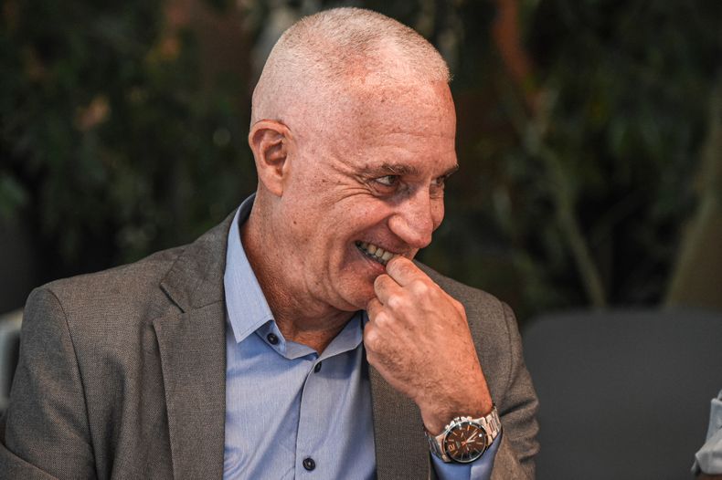 10 días de febrero en el Uruguay de la pública felicidad:

- Se robaron y se llevaron entero un monumento a José Pedro Varela en Pando.
- Rapiñaron y amenazaron con un arma a un policía en Malvín Norte.
- Vandalizaron tanques de OSE que suministra agua potable en asentamiento del