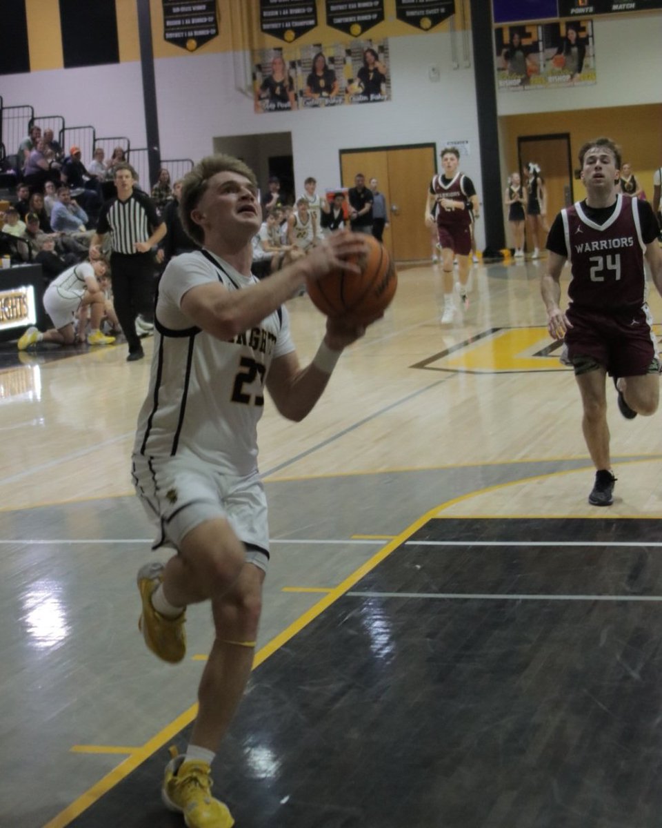 Chuckey Doak leads Happy Valey 13-7 after the 1st quarter.
#FirstHorizon <a href="/GSportsZone/">GreeneSportsZone</a>