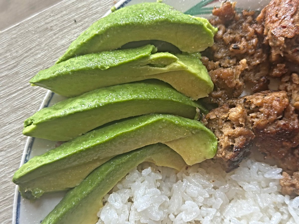 Robotvirgin's tweet photo. Vegan Bowl: Impossible Spicy Ground Sausage, Avocado, Rice, Mushrooms, Jalapenos, Onion &amp; Spices!!!

.
.
.
.
.
.
.
.
#impossiblesausage #impossiblegroundmeat
#avocado #avocadolover #vegan #veganfood #plantbased #veganism #impossiblemeat #impossibleburger #veganmeat #veganbowls https://t.co/yEN28mCrXk