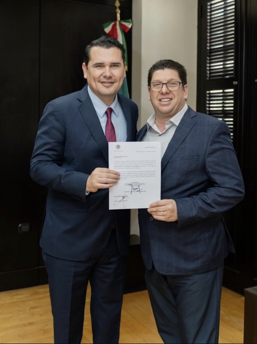 demiandu's tweet photo. A mi amigo @EdgarSallard le hizo justicia la 4T y después de cumplir en la dirección de desarrollo municipal, escaló a un cargo con mayor visibilidad y rango de operación como subsecretario de servicios de gobierno, trabajará lado a lado con @AdolfoSalazar_ y ayudando en la fase final del sexenio a @AlfonsoDurazo