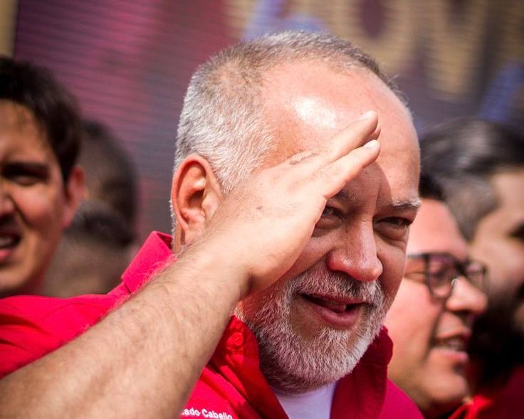 ¡12 años invictos! Reconocemos el esfuerzo del Cap. <a href="/dcabellor/">Diosdado Cabello R</a>, quien cada miércoles da la batalla mediática por la verdad de Venezuela junto a <a href="/ConElMazoDando/">Con el Mazo Dando</a>. ¡Leales siempre!