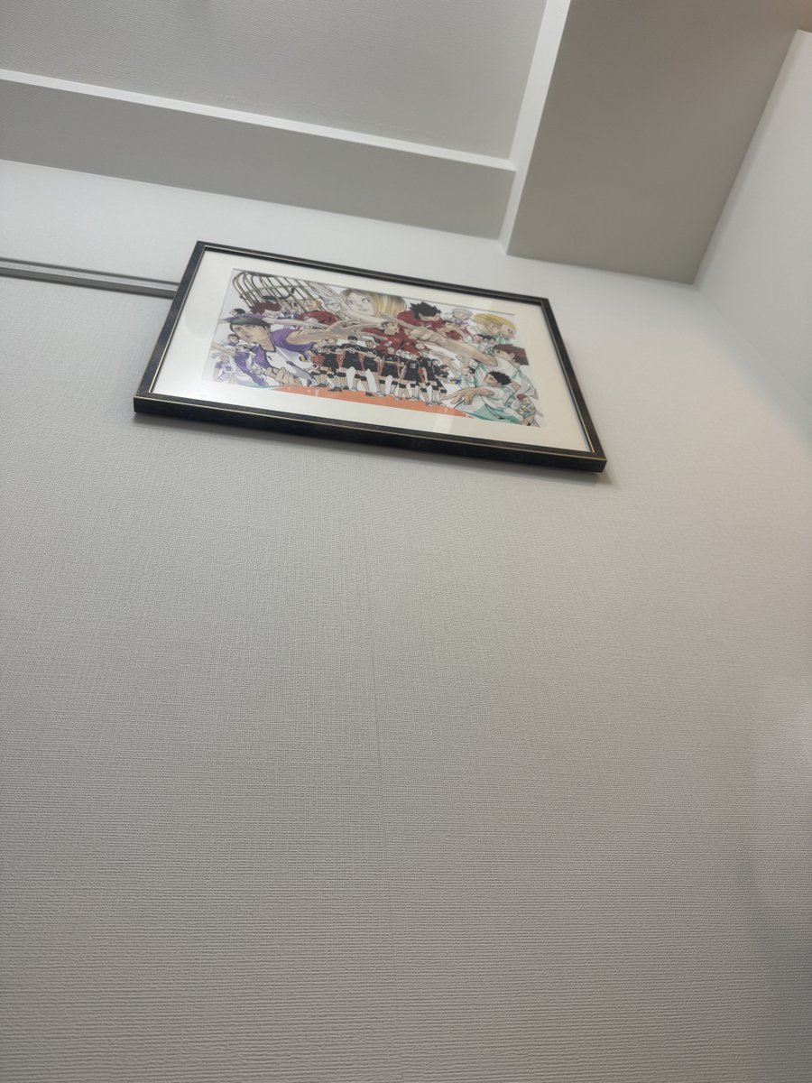 ﾁﾁﾝﾌﾟｲﾌﾟｲ 部屋綺麗にな〜れ　(大の字で床に転がりながら)