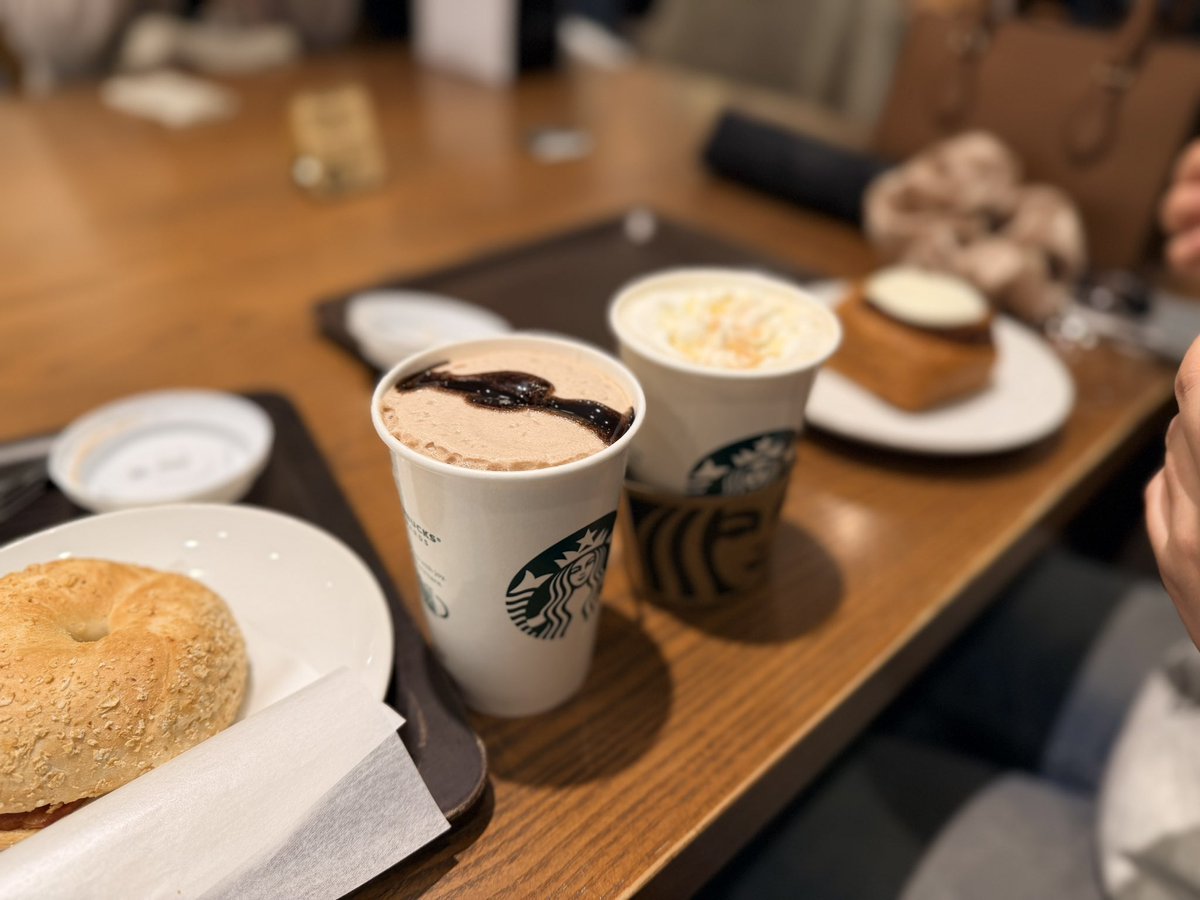 taiger620's tweet photo. 優雅な朝飯 https://t.co/LqeHOSwJa4
