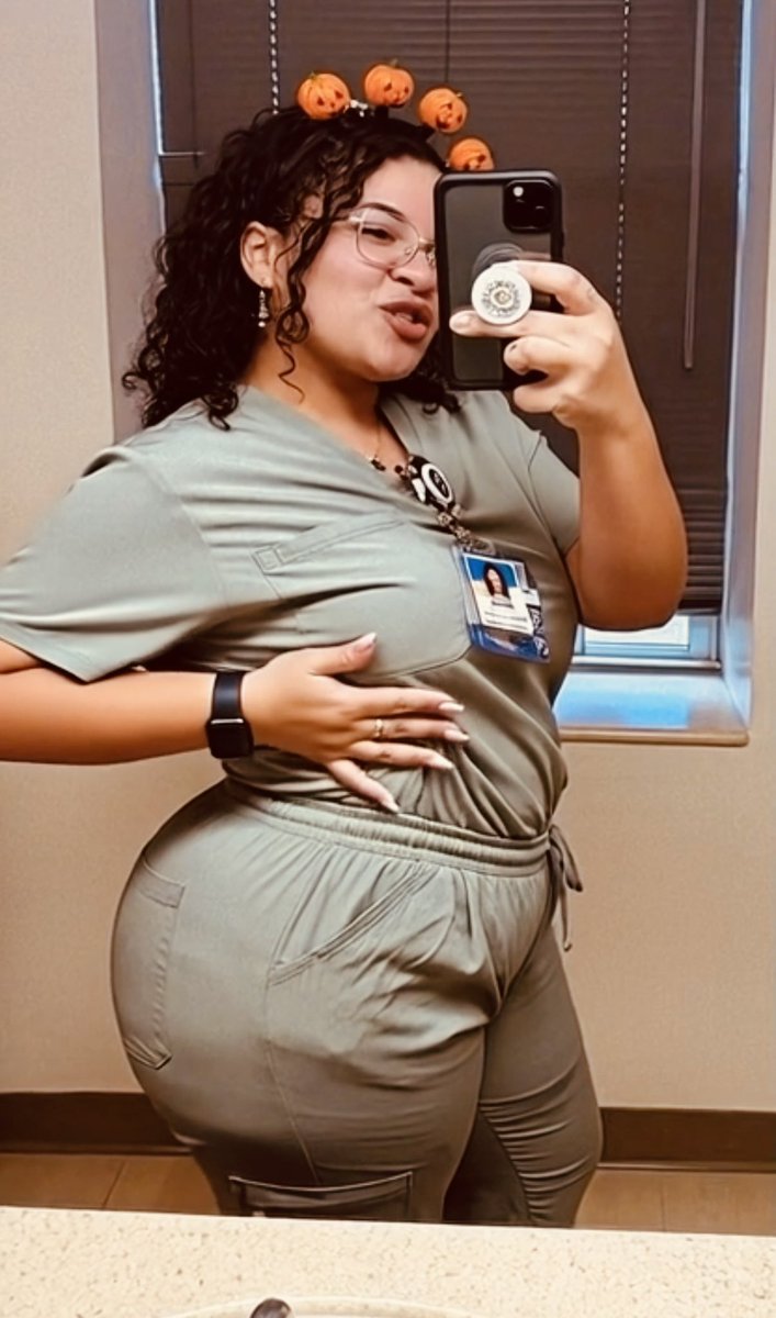 k_smith3332's tweet photo. Nurse on Duty 👩🏽‍⚕️😏
#nurse #thick #bwc #bleached #goon #bigdick #nsfw #cheatingwife #BBC #retweet #bigass https://t.co/vnDTt8venF