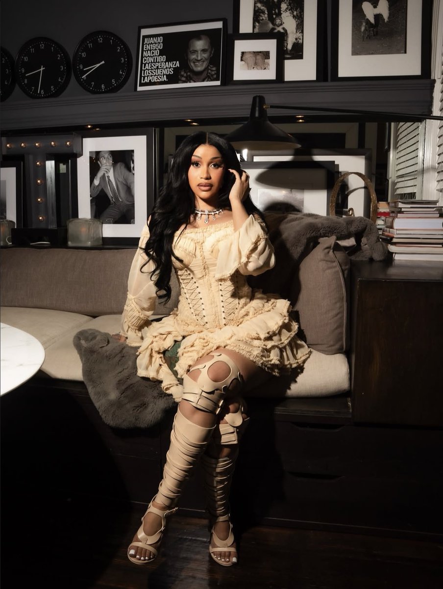 bardigangera's tweet image. Cardi looks like a doll 😍