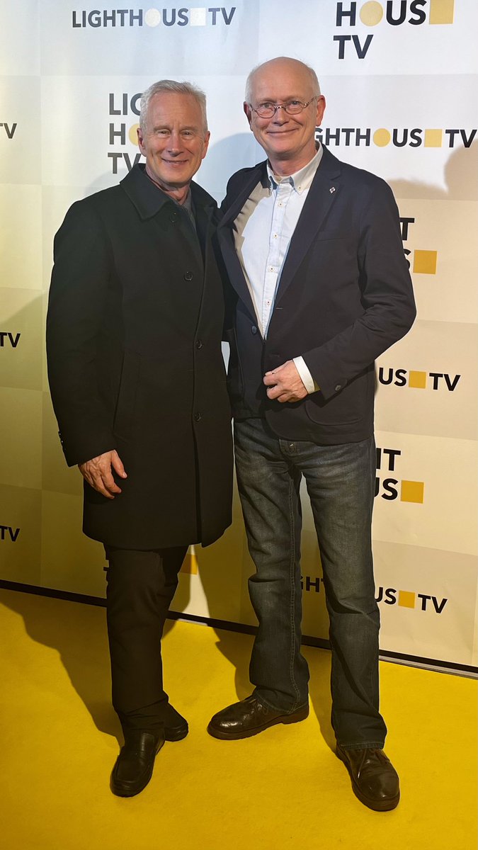 Aan het nagenieten van een fenomenaal event door <a href="/LightHouseTVnl/">LightHouseTV</a>. WOW

<a href="/P_McCulloughMD/">Peter A. McCullough, MD, MPH®</a> en ik spraken over mijn aanstaande  <a href="/EMA_News/">EU Medicines Agency</a> data dump.

Uiteraard gingen we samen even op de foto :)

Ons gesprek blijkt nog steeds bizar actueel:

rumble.com/v5922gd-jim-fe…