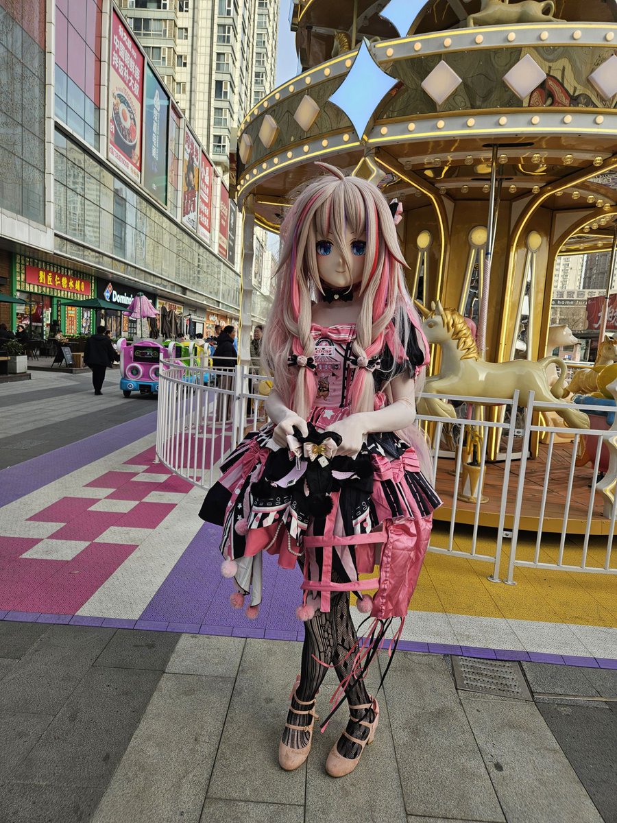 lhsslhss's tweet photo. 趁着室友不在穿上这套出门啦，街头卖艺的iaia~ beg for coins
#kigurumi https://t.co/xdIHcBWWuE