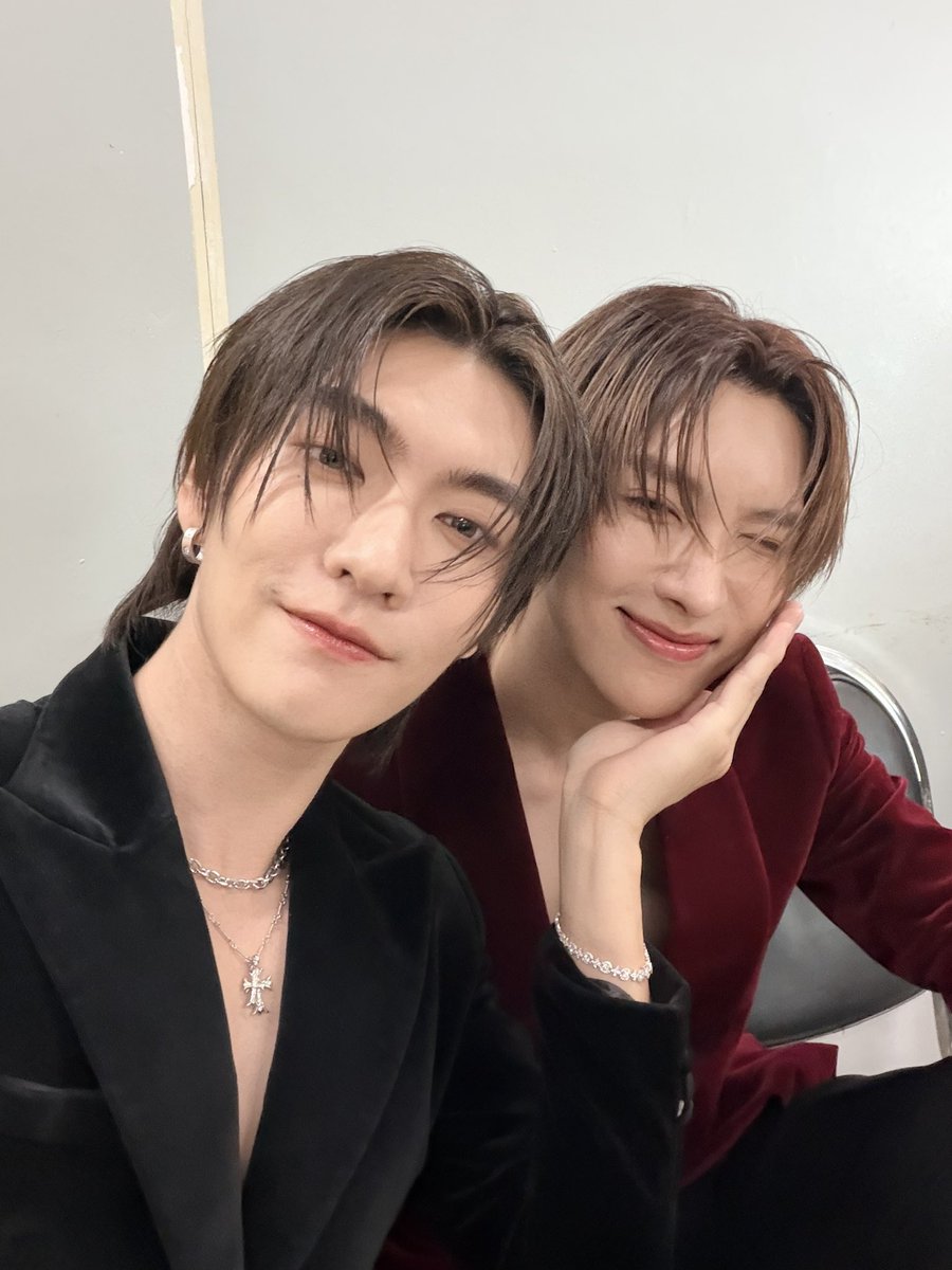 เมะที่ชอบเคะแก้มนุ่มที่สุด น่ารักมากๆเลยคับ อยู่ด้วยกันมา 4 ปีแล้ว รักและดูแลกันดีมากๆเลย ดีใจที่บอสอึลได้มาเจอกัน คนที่เป็นความสบายใจของกันและกันจริงๆ ดีใจที่ได้เห็นรอยยิ้มของน้องทั้งคู่ อยู่ดูแลกันไปนานๆเลยนะคับ ไปต่อกันอีกหลายๆปีเลยเนอะ

BOSSNOEUL 4EVER
#BN4thAnniversary