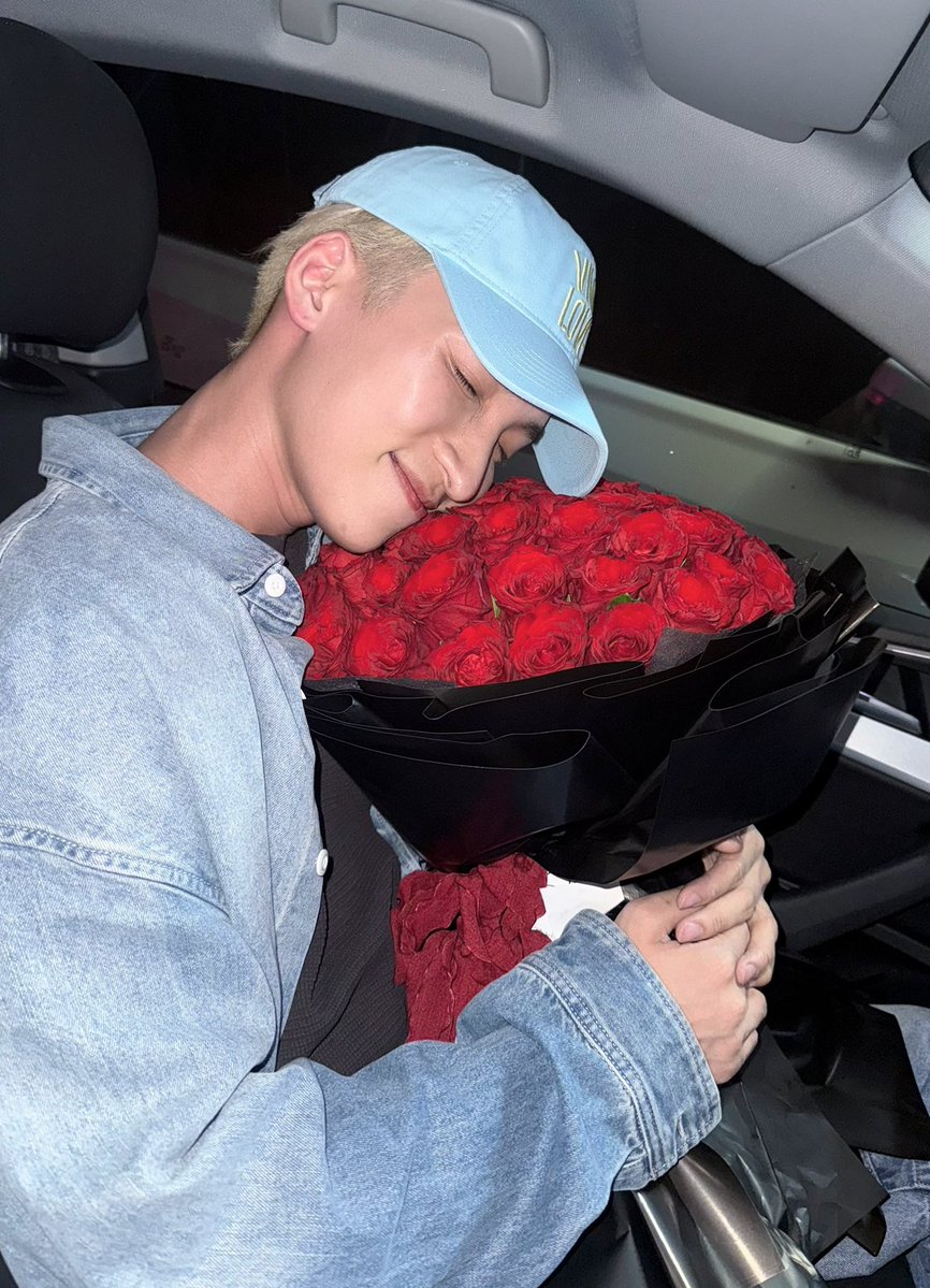 ❤️🤍

BOSSNOEUL 4EVER
#BN4thAnniversary

<a href="/Bossckm_/">BOSS.CKM</a> <a href="/Noeul_lee6/">Noeul</a>