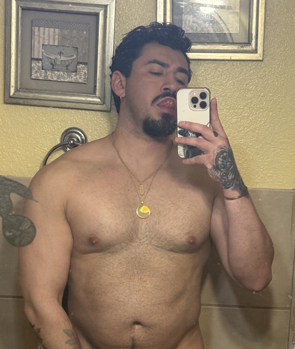 soyericlee_'s tweet photo. “Sex sells” or whatever Hudson and Conor’s tattoo says https://t.co/qOVpyKhIKI