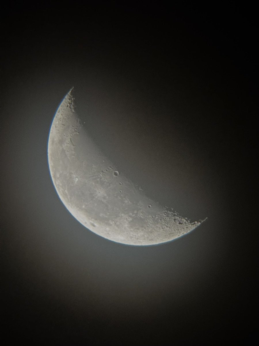_fullM0N's tweet photo. The moon is foggy tonight https://t.co/hPcV0qe0fr