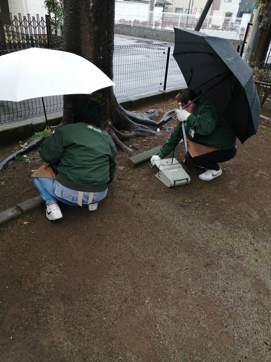 off_yachiyo's tweet photo. #211ハードオフ誕生日
#ハードオフのエコ活動2026 

今日はハードオフの誕生日！！
例年通りということで近くの公園の清掃活動行いました！！
あいにく雨でしたがスタッフの皆さんに協力していただきました。
ありがとうございます！！ https://t.co/4ihLTM9jMD
