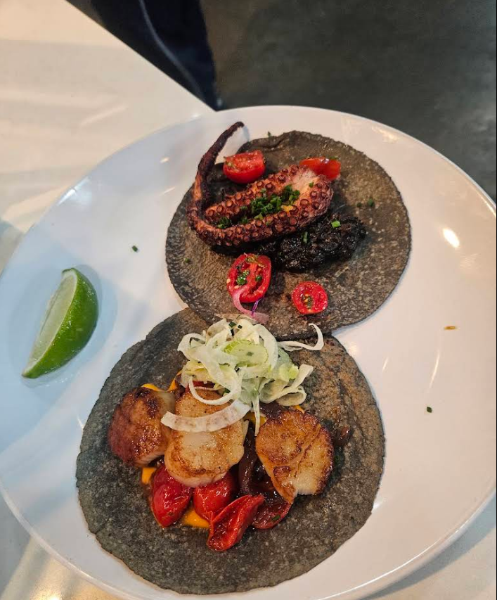 EmmyMiller457's tweet photo. Enjoy a sumptuous seafood feast tonight https://t.co/afbJNUy8Gu