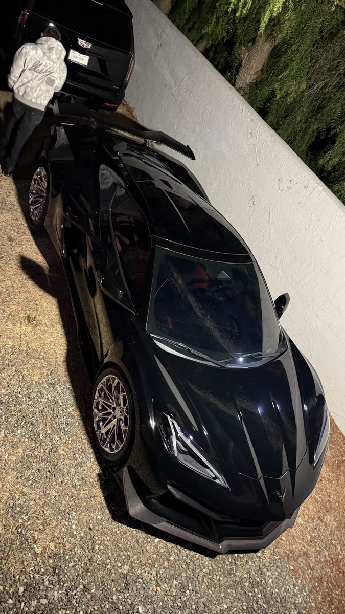 RealAmpz's tweet photo. @__YoThatsEJ Bro we got the same car 🔥😭, good to see you have taste in cars https://t.co/m1gaOeKnum