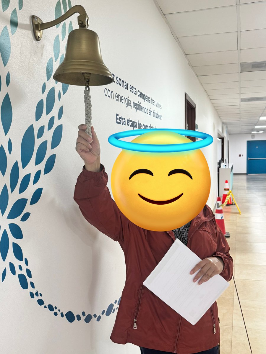 itsmedery's tweet photo. In other news my mom is cancer free😭😭😭😭😭 https://t.co/Do5JayBbfz